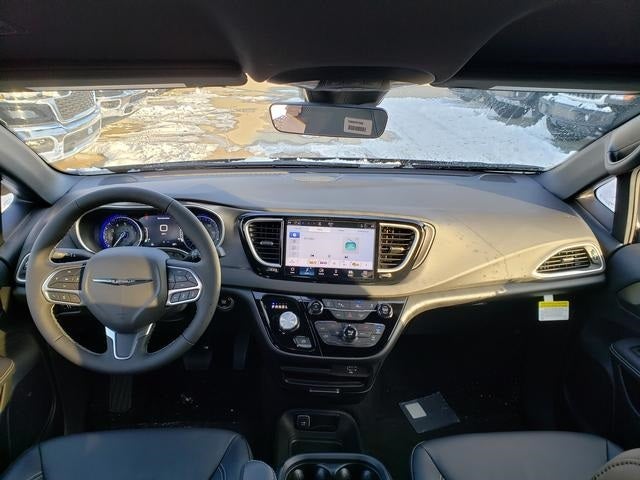 2026 Chrysler Voyager VOYAGER LX