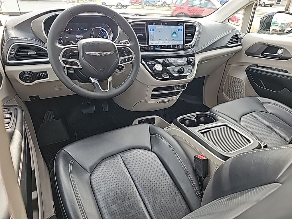 2024 Chrysler Pacifica Hybrid Road Tripper