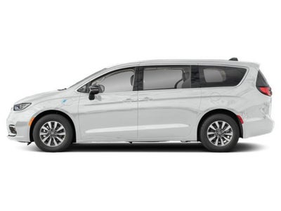 2024 Chrysler Pacifica Hybrid Road Tripper