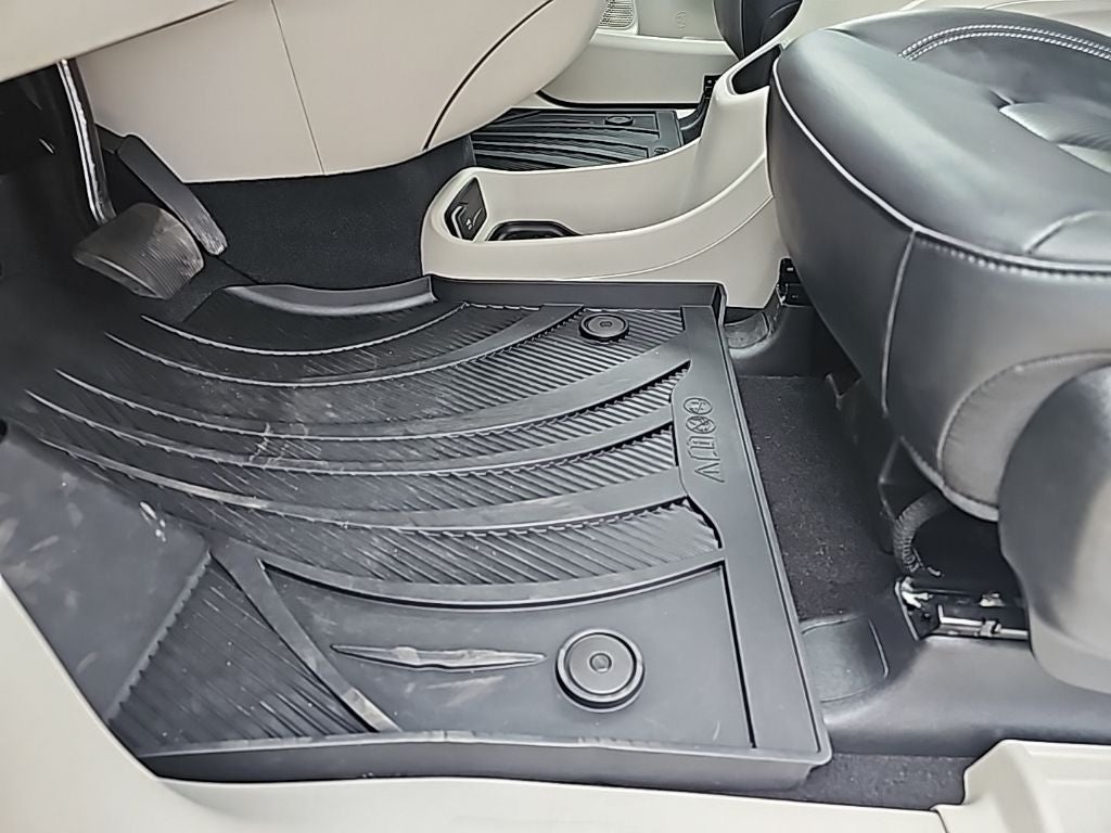 2024 Chrysler Pacifica Hybrid Road Tripper