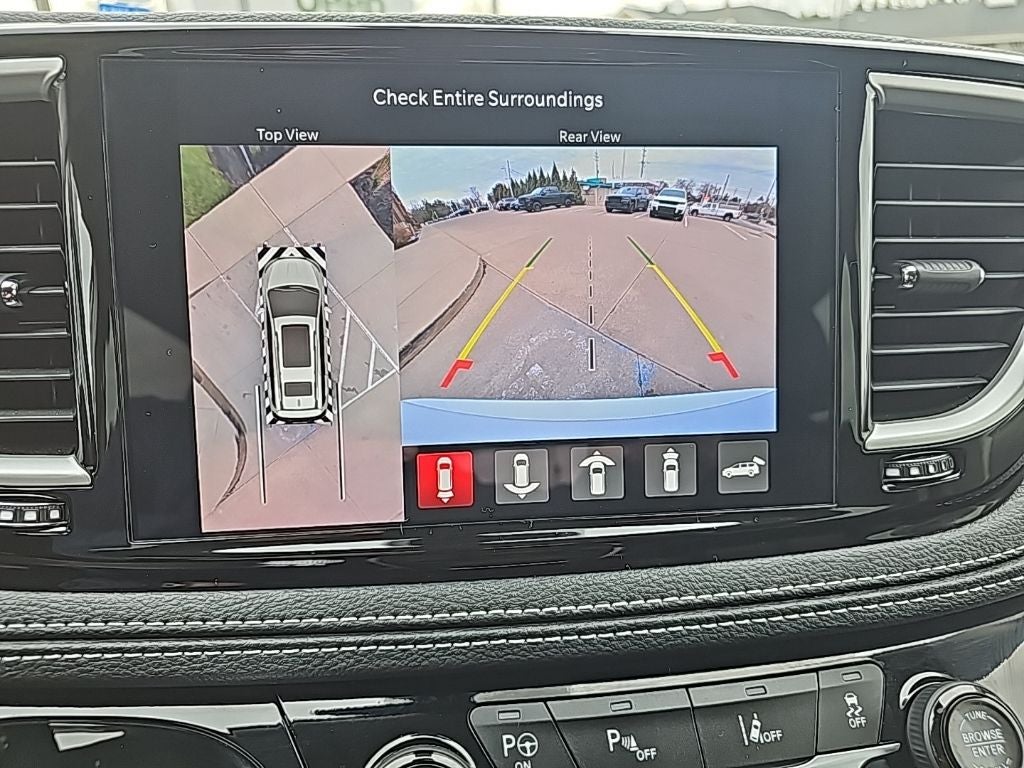 2024 Chrysler Pacifica Hybrid Road Tripper