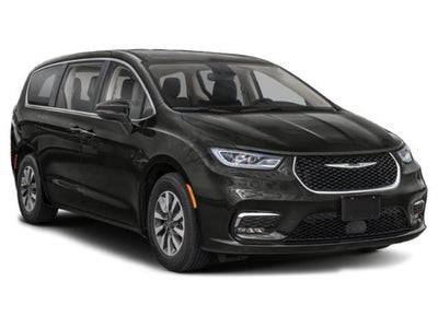 2024 Chrysler Pacifica Hybrid Road Tripper