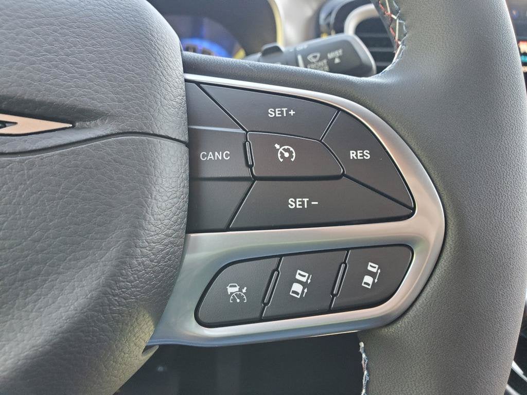 2027 Chrysler Pacifica PACIFICA SELECT AWD