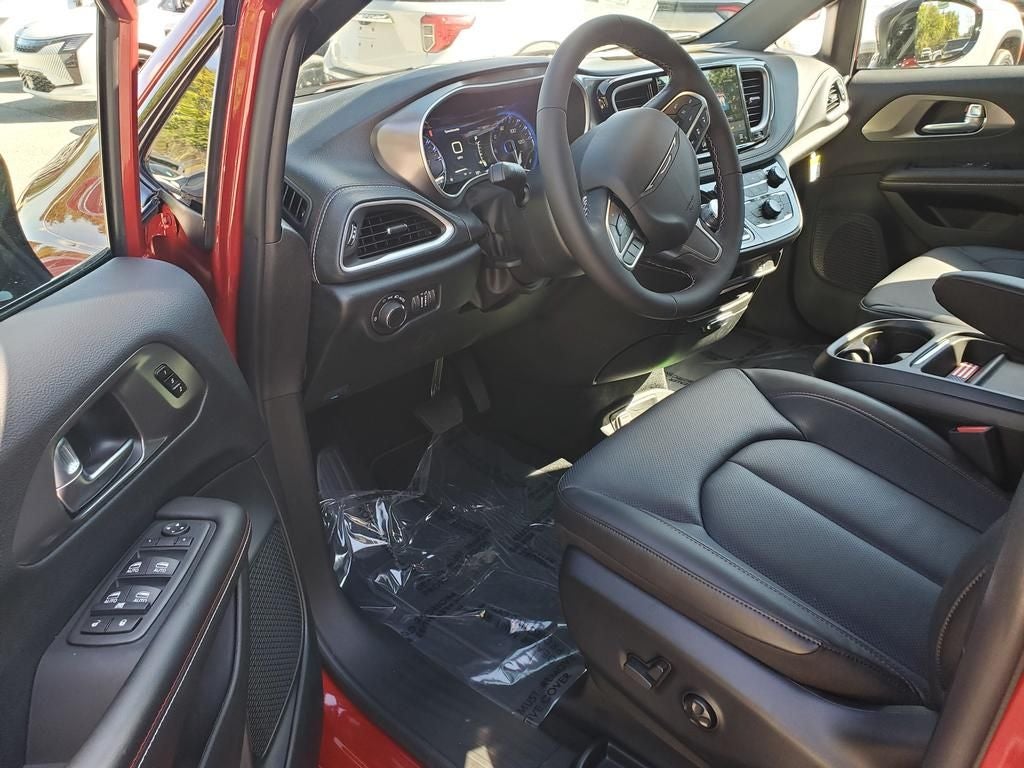 2027 Chrysler Pacifica PACIFICA SELECT AWD