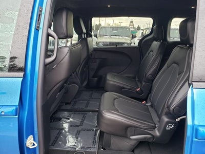 2026 Chrysler Pacifica PACIFICA SELECT AWD