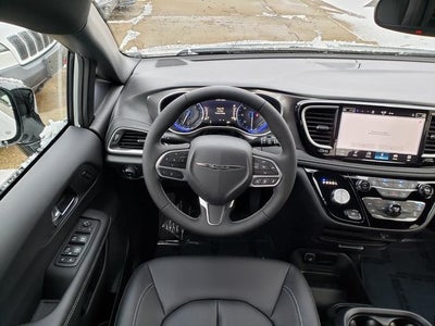 2026 Chrysler Pacifica PACIFICA SELECT AWD