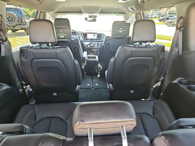 2025 Chrysler Pacifica Select