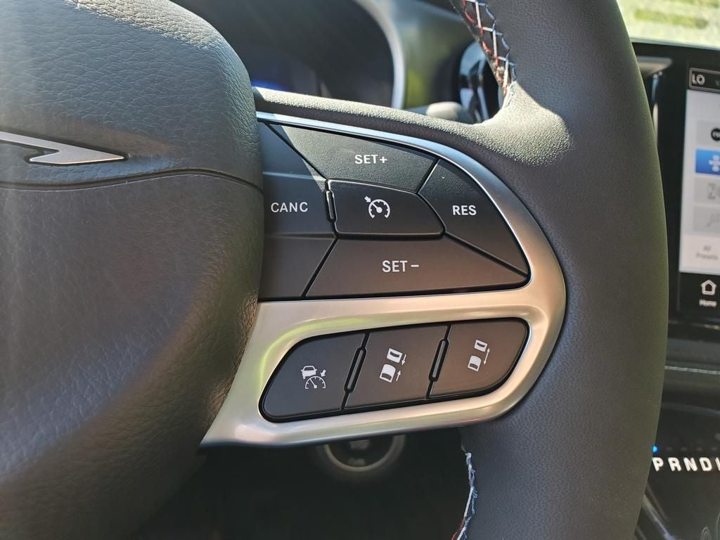 2027 Chrysler Pacifica PACIFICA SELECT AWD