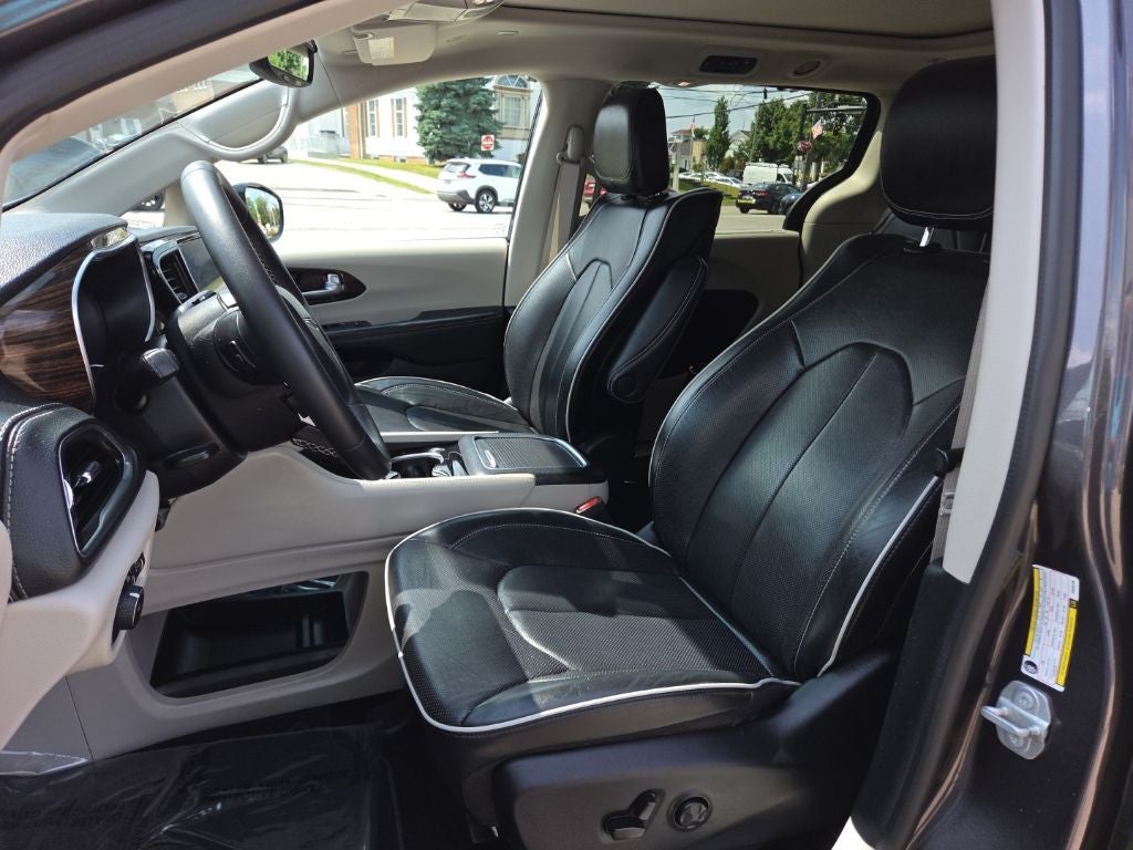 2023 Chrysler Pacifica Limited AWD