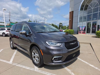 2023 Chrysler Pacifica Limited AWD