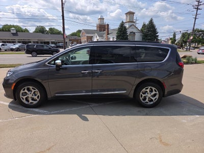 2023 Chrysler Pacifica Limited AWD