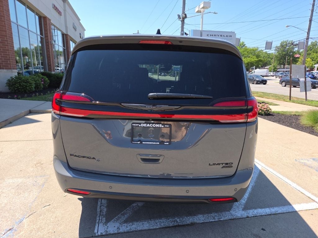 2025 Chrysler Pacifica Limited AWD