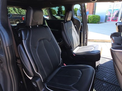2025 Chrysler Pacifica Limited AWD