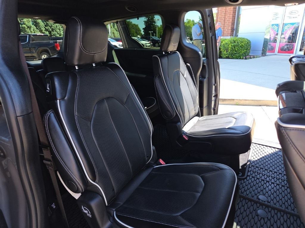 2025 Chrysler Pacifica Limited AWD