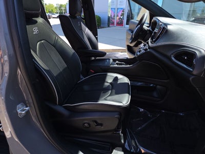 2025 Chrysler Pacifica Limited AWD
