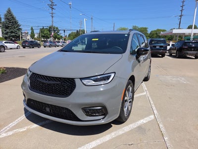 2025 Chrysler Pacifica Limited AWD