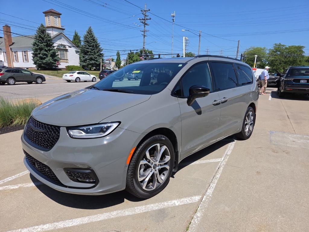 2025 Chrysler Pacifica Limited AWD