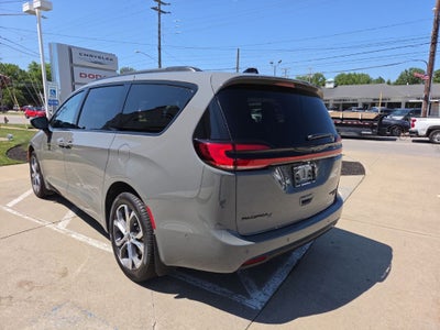 2025 Chrysler Pacifica Limited AWD