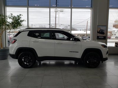 2025 Jeep Compass COMPASS LATITUDE 4X4