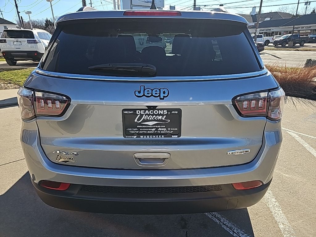 2022 Jeep Compass Latitude Lux