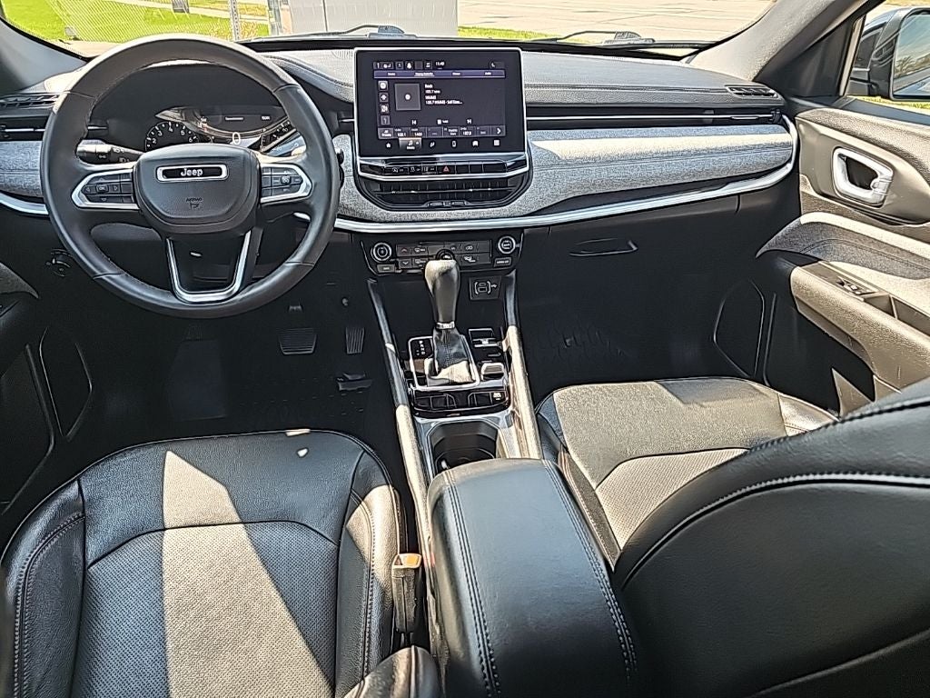 2023 Jeep Compass Latitude Lux FWD