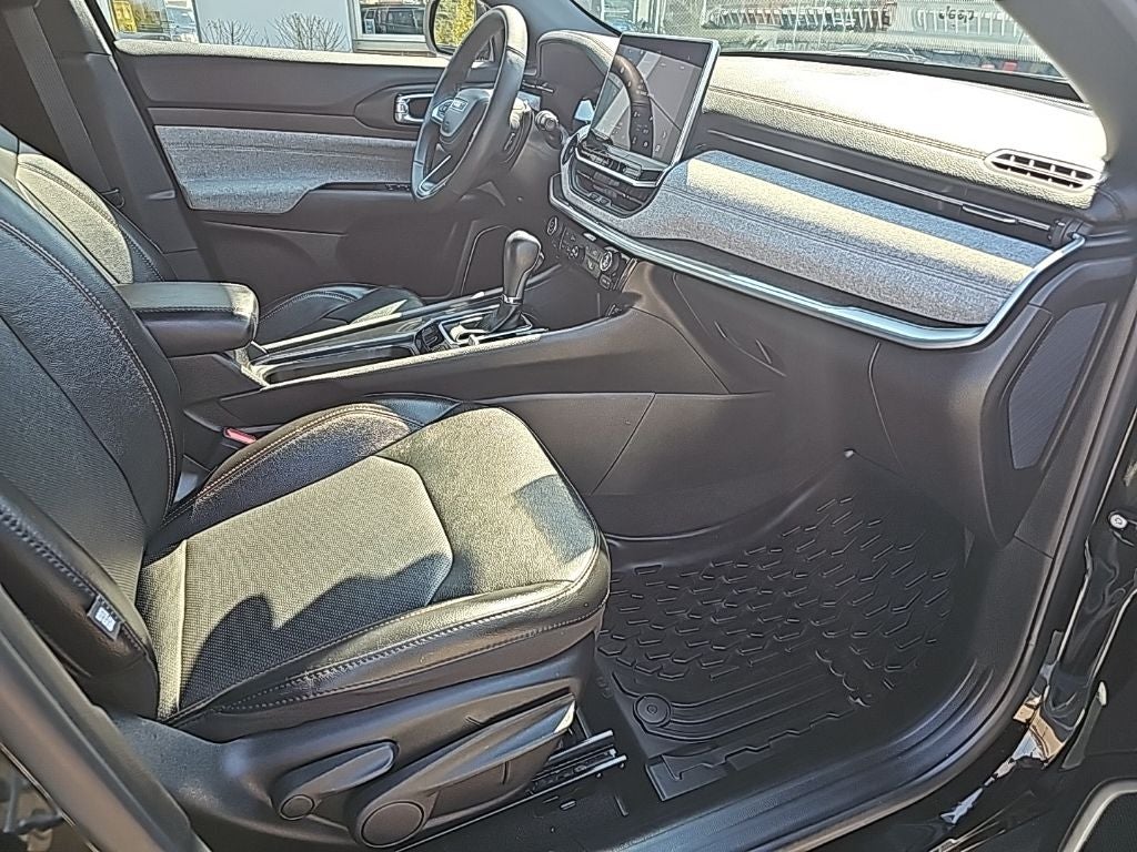 2023 Jeep Compass Latitude Lux FWD