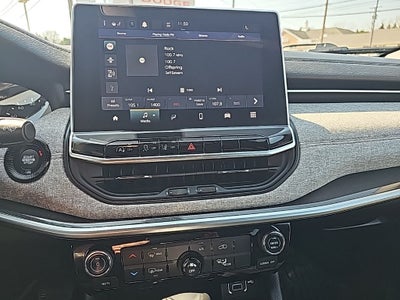 2023 Jeep Compass Latitude Lux FWD