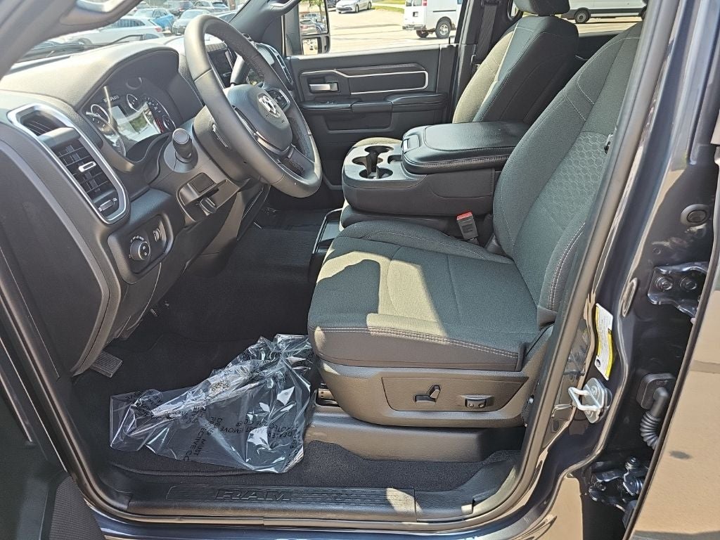 2025 RAM 2500 Big Horn Crew Cab 4x4 6'4' Box