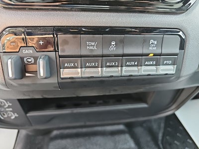 2025 RAM 5500 Chassis Tradesman/Big Horn