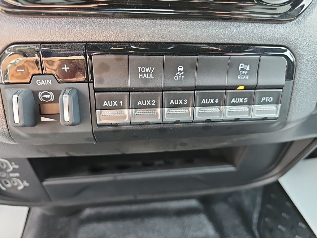 2025 RAM 5500 Chassis Tradesman/Big Horn