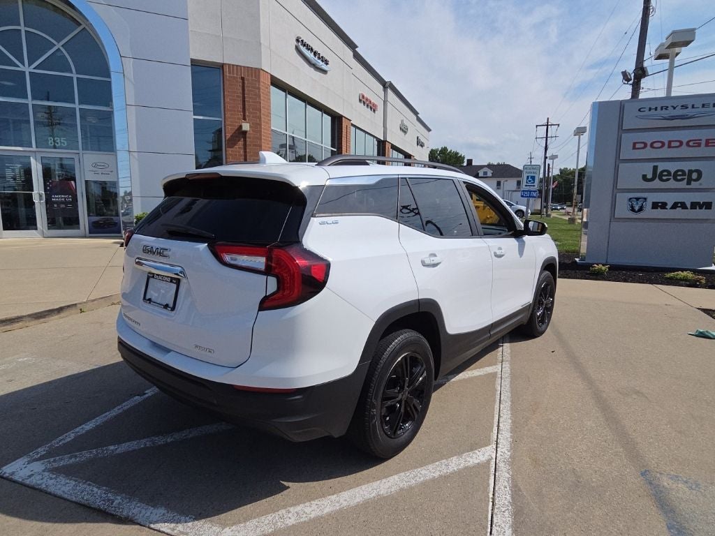 2022 GMC Terrain SLE