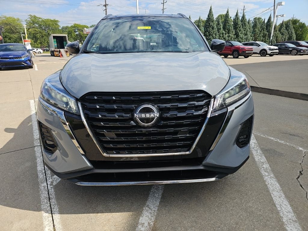 2024 Nissan Kicks SR Xtronic CVT
