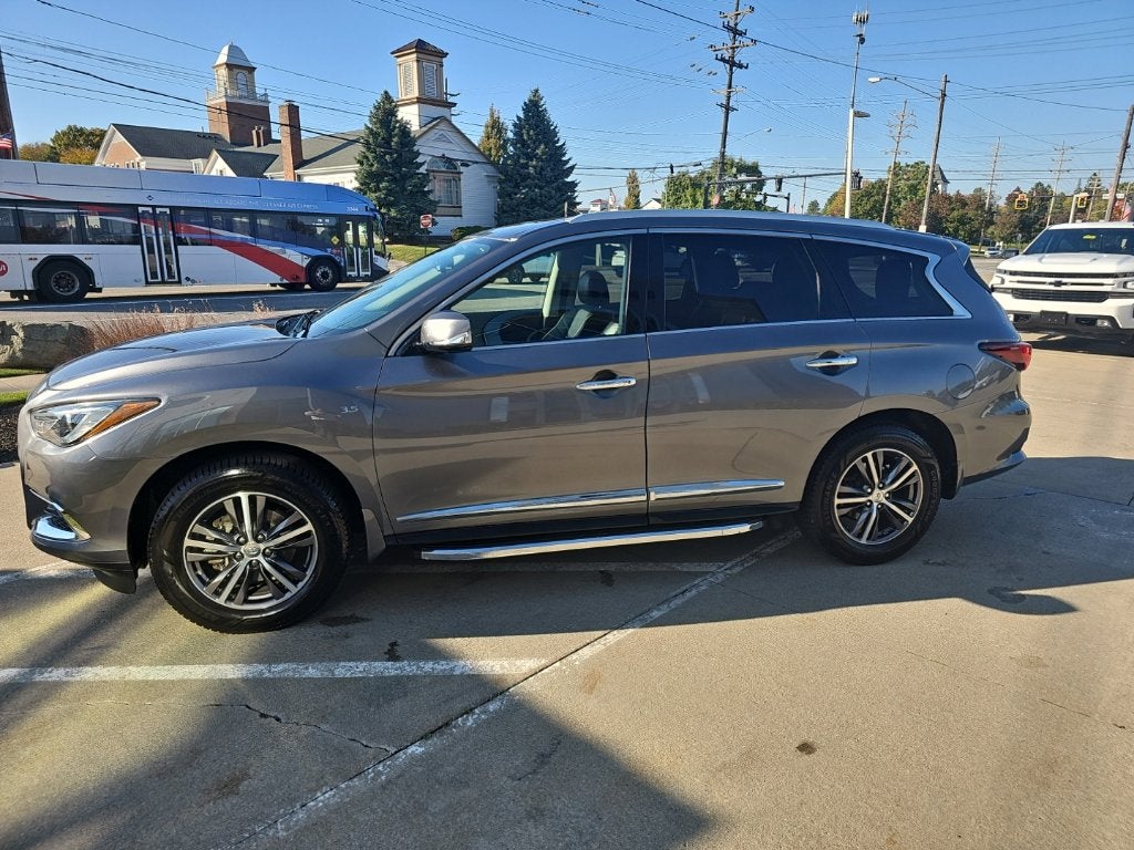 2017 INFINITI QX60 Base